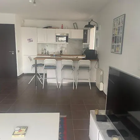 Jolie Spacieux Et Lumineux T2 *